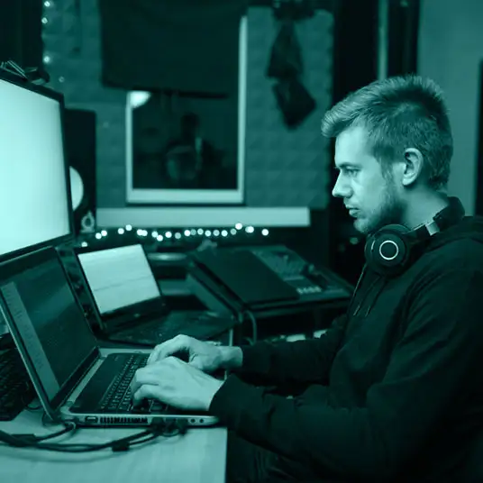 programador trabjando